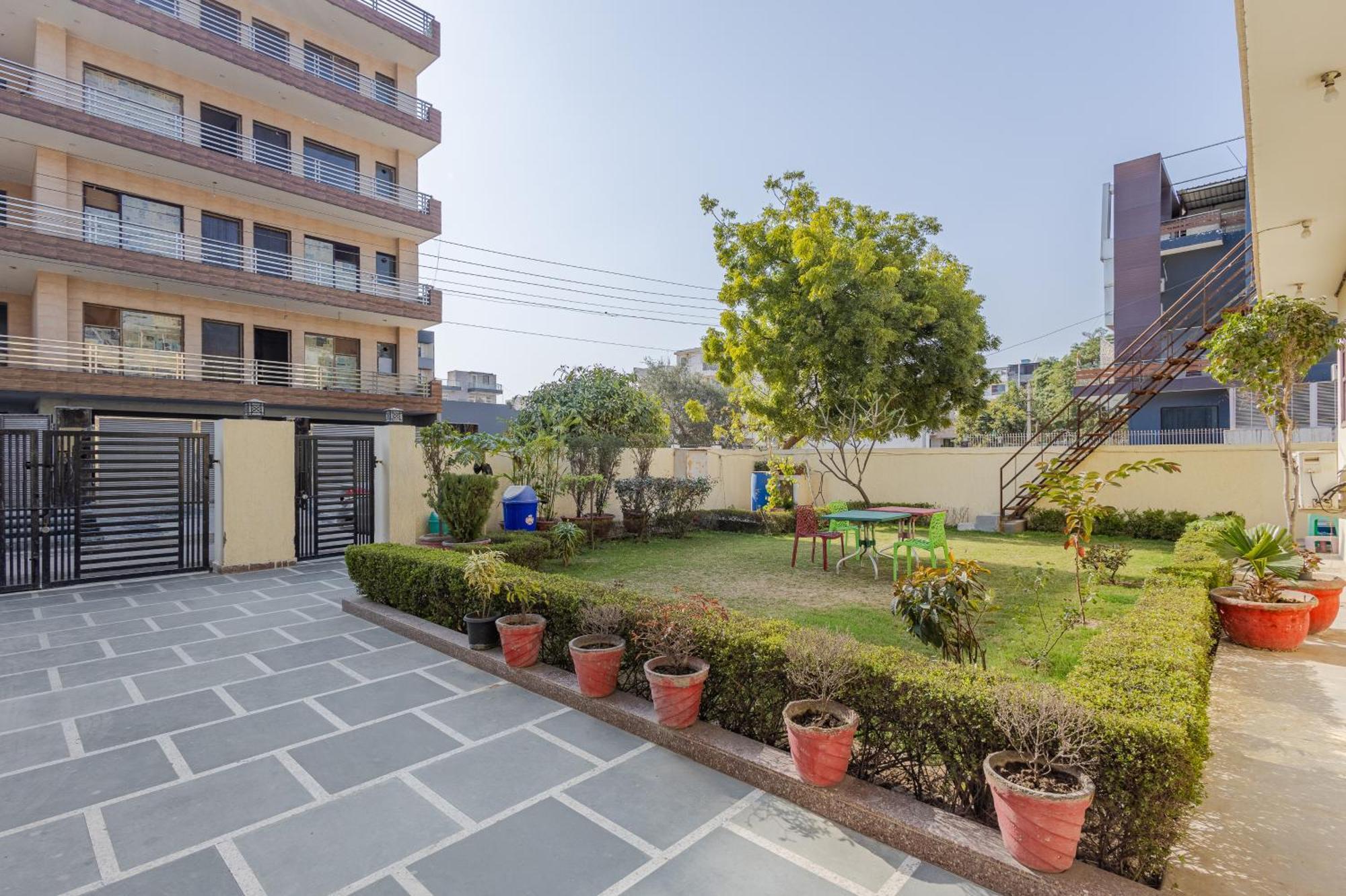 Lime Tree Studio Near Fortis Ґурґаон Екстер'єр фото